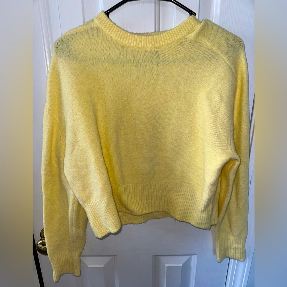 Butter yellow sweater size xs!